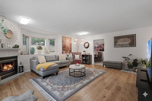5-7901 13th Ave, Burnaby, BC, V3N2E8 | Card Image