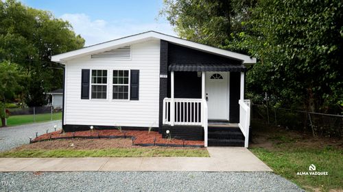 504 Henderson St, Oxford, NC, 27565-3413 | Card Image