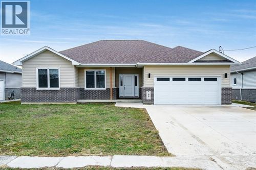 68 Victoria Ave, Ridgetown, ON, N0P | Card Image