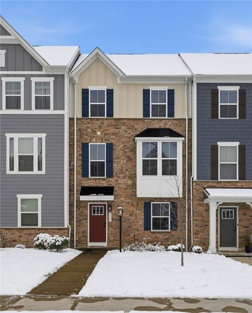 9002 Hickory Rd, Gibsonia, PA, 15044-6934 | Card Image