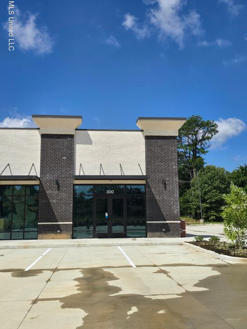 10680 Goodman Rd, Olive Branch, MS, 38654-4306 | Card Image