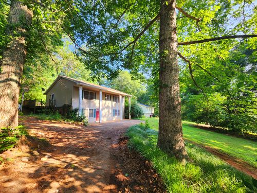 2142 Brick Church Rd, Rocky Mount, VA, 24151-4052 | Card Image