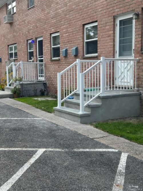 148 Meyer Oval, Pearl River, NY, 10965-2523 | Card Image