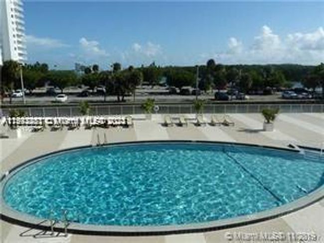 317 - 400 Kings Point Dr, Condo with 1 bedrooms, 1 bathrooms and null parking in Sunny Isles Beach FL | Image 22