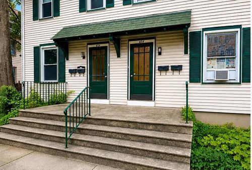 424 B Lippincott Ave Lippincott Avenue, RIVERTON, NJ, 08077 | Card Image