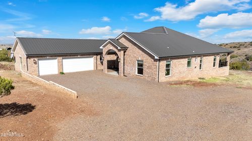 131 High Lonesome Dr, Alpine, TX, 79830-5121 | Card Image