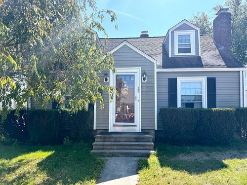 329 Pullen Ave, Pawtucket, RI, 02861-2518 | Card Image