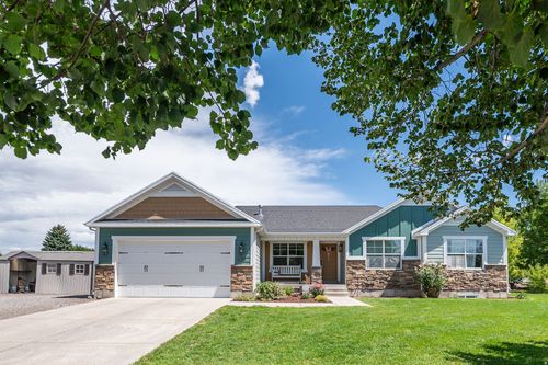 429 E 360 S, Hyrum, UT, 84319-6704 | Card Image