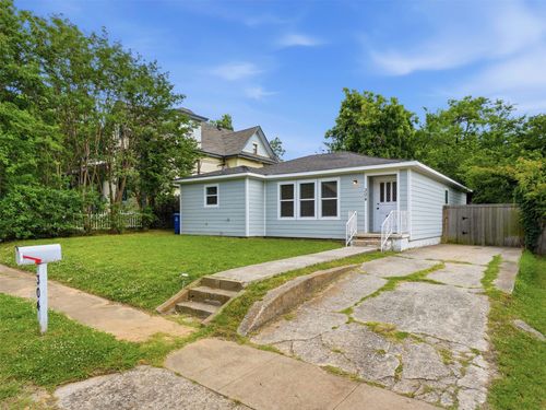 304 W Texas St, Denison, TX, 75020-6375 | Card Image