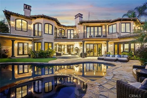 215 S Poinsettia Ave, Manhattan Beach, CA, 90266-6643 | Card Image