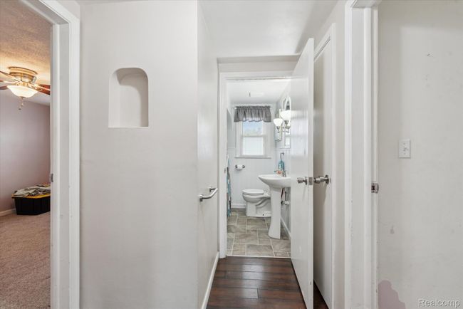 29-Bathroom.jpg | Image 27