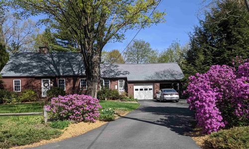 11 Fellows St, Concord, NH, 03301-2628 | Card Image