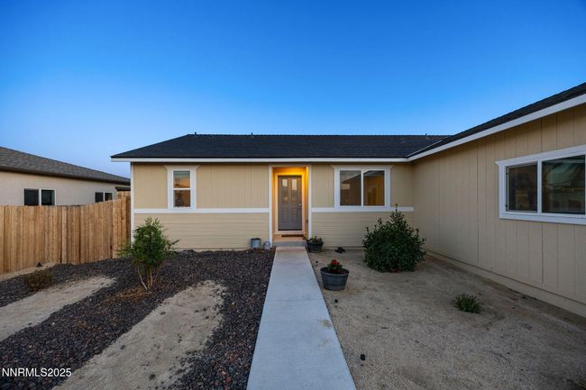 1827 Hickory Ln, House other with 4 bedrooms, 2 bathrooms and 2 parking in Fernley NV | Image 43
