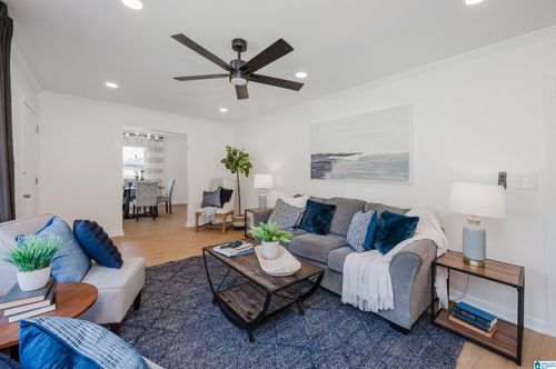 2701 10th St Ne, CENTER POINT, AL, 35215-2829 | Card Image