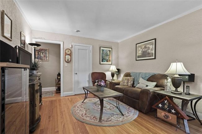 Living Room | Image 8