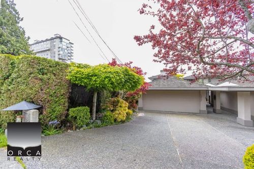 2424 Avenue Avenue, West Vancouver, BC, V7V1E2 | Card Image