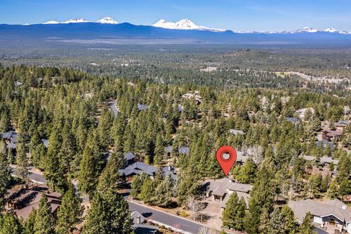 1600 Nw Overlook Dr, Bend, OR, 97703-8735 | Card Image
