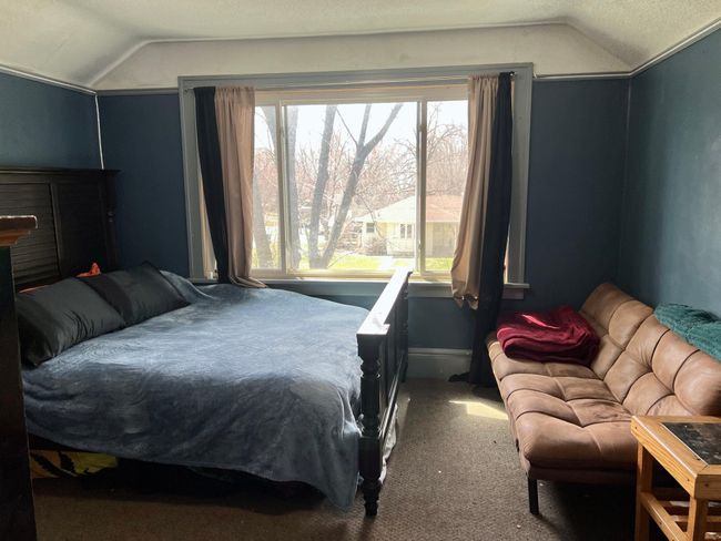 Upstairs Bedroom | Image 17