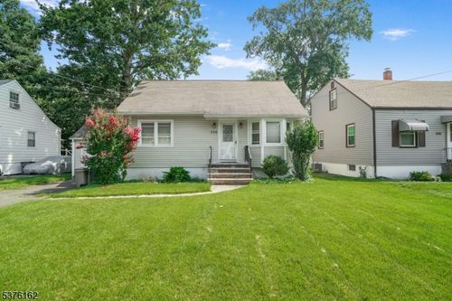 334 Oakwood Ave, Kenilworth, NJ, 07033-2039 | Card Image