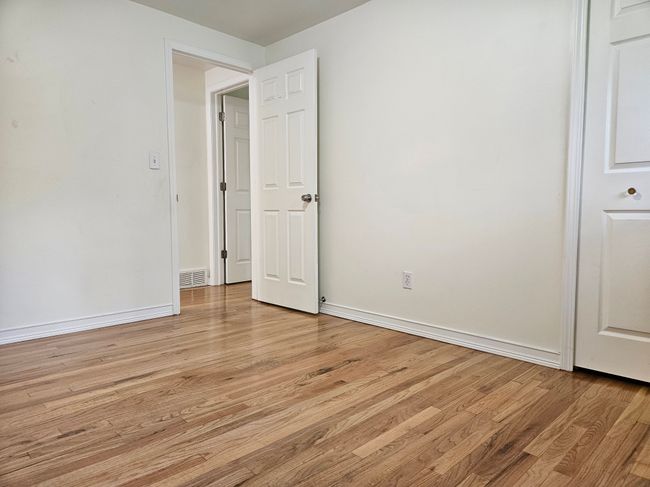 Bedroom 3 (upper) | Image 19