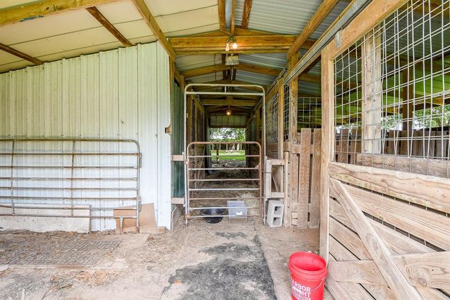 1083 County Road 147, House other with 3 bedrooms, 2 bathrooms and 2 parking in Alvin TX | Image 24