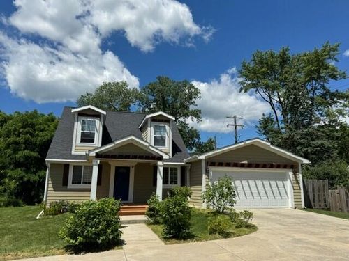 1 Maple Village Ct, Ann Arbor, MI, 48103-4976 | Card Image