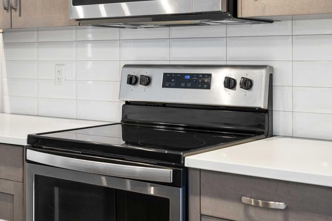 12 - 30 Shawnee Common Sw, Condo with 2 bedrooms, 3 bathrooms and 1 parking in Calgary AB | Image 14
