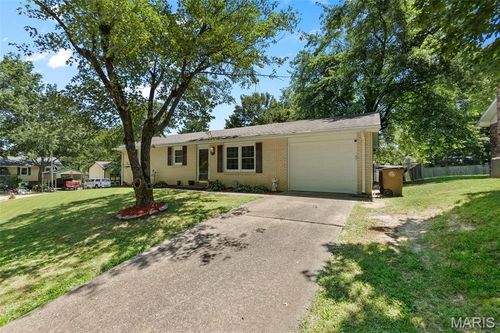 405 Mckenna Dr, Cape Girardeau, MO, 63701-3329 | Card Image