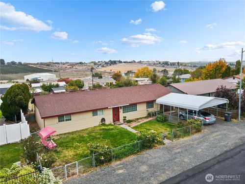 224 Calla Loop Nw, Royal City, WA, 99357-3000 | Card Image