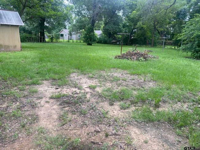 124 E Dixie Ln, House other with 4 bedrooms, 2 bathrooms and null parking in Tyler TX | Image 4