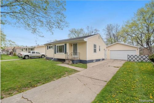 3624 Lynn St, Flint, MI, 48503-7004 | Card Image
