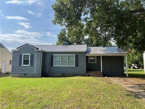 3102 Faye Ave, Parsons, KS, 67357-4630 | Card Image