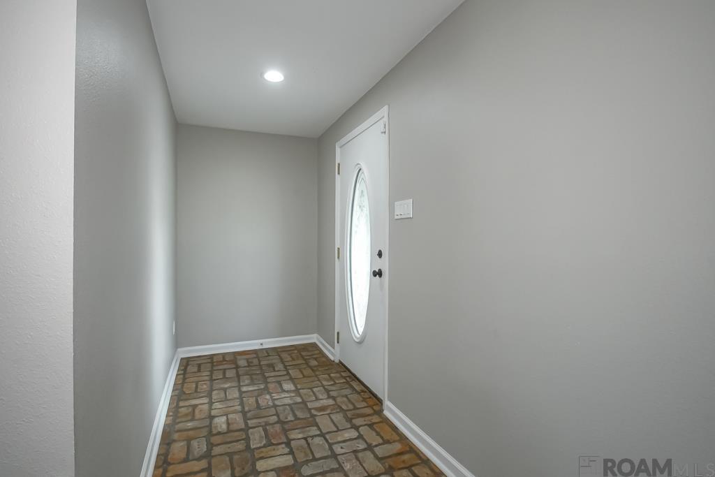 Residential in Laplace 5