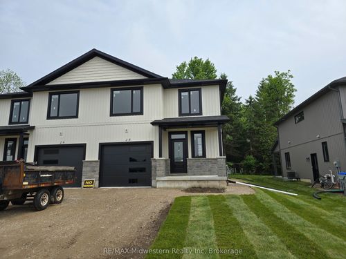 28 Roberts St, Seaforth, ON, N0K1W0 | Card Image