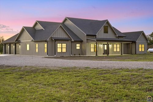 5755 Sw Wanamaker Rd, Topeka, KS, 66610 | Card Image