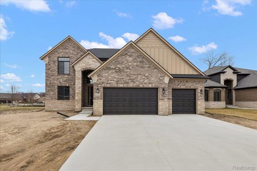 50386 Mistwood Dr, Macomb, MI, 48042-4433 | Card Image