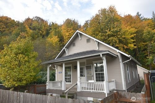 7490 Mill Ave, Concrete, WA, 98237-9705 | Card Image