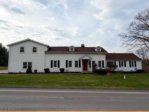 10831 Wilson Mills Rd, Chardon, OH, 44024-9394 | Card Image