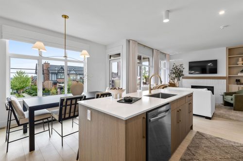 {{alt}} | Card Image