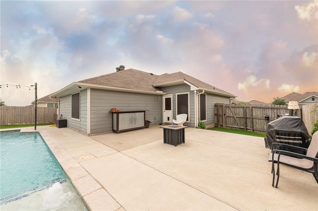 817 Mockingbird St, House other with 3 bedrooms, 2 bathrooms and null parking in Navasota TX | Image 26