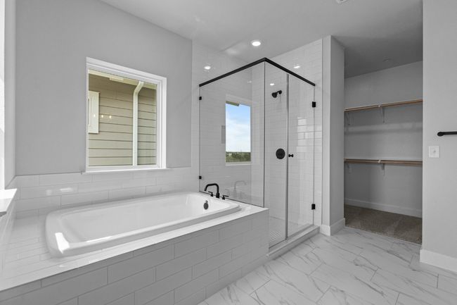 Owner's Bathroom | Image 7