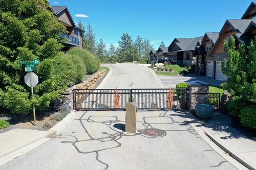 9013/9011 E Sunview Ln Ln, Spokane, WA, 99217 | Card Image