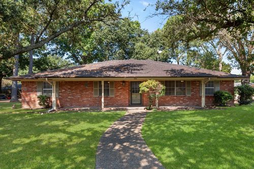 800 Imperial Ln, Corsicana, TX, 75110-2222 | Card Image