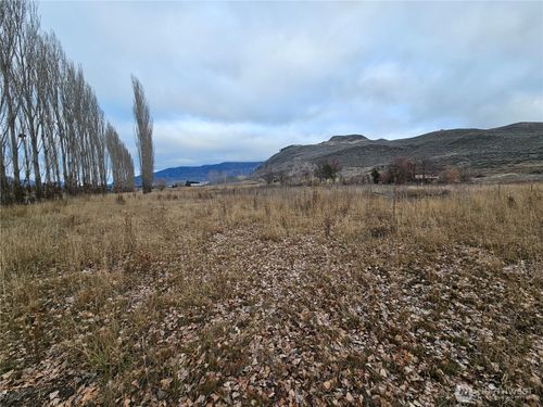 8 Oneil Rd, Oroville, WA, 98844 | Card Image