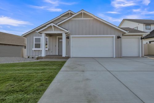 1255 N High Desert Dr, Deer Park, WA, 99006-5650 | Card Image