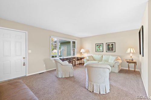 3109 Northmor Dr E, Adrian, MI, 49221-9131 | Card Image