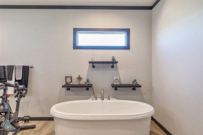 2032 Avenue L, House other with 4 bedrooms, 3 bathrooms and null parking in Anson TX | Image 19