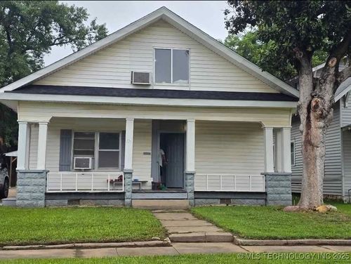 724 E Moses St, Cushing, OK, 74023-3418 | Card Image