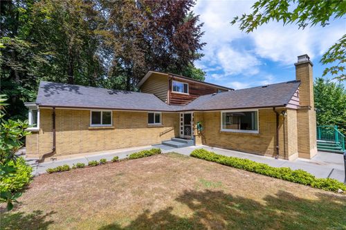 5349 Alderley Rd, Victoria, BC, V8Y1X9 | Card Image