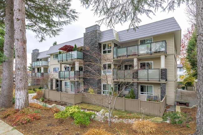 105 - 1371 Foster Street, Condo with 2 bedrooms, 1 bathrooms and 1 parking in White Rock BC | Image 1